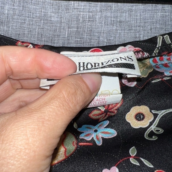 New Horizons Floral Skirt Women’s M | Silk-Like Feel | 27” Length | Elastic Wais - Picture 2 of 7